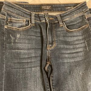 Judy Blue Slightly distressed slim fit jeans